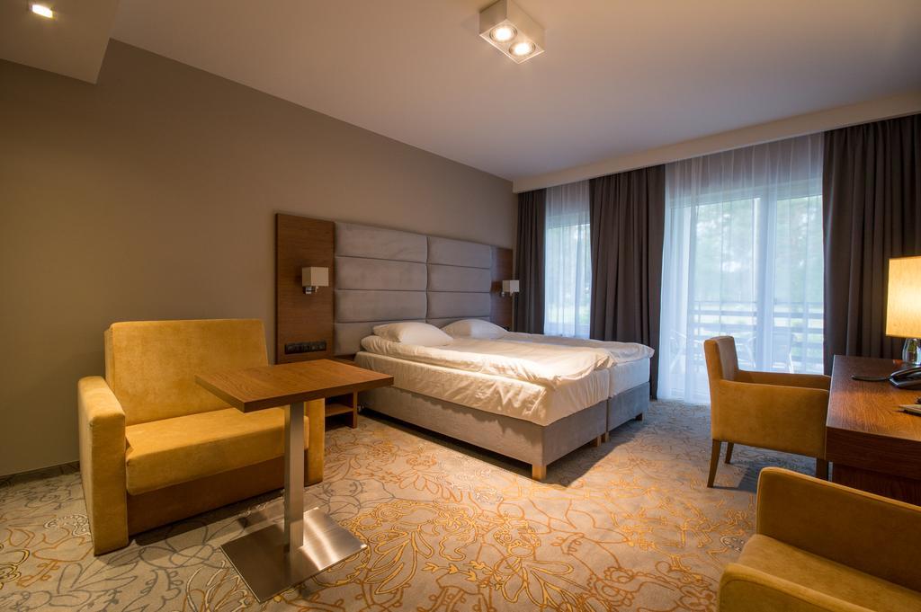 Rezydencja Sosnowa Luxury Hotel Janów Lubelski Extérieur photo